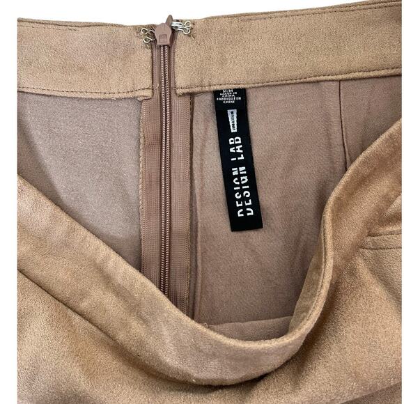 Lord & Taylor Design Lab faux suede tan skort pockets medium NWOT - Picture 4 of 4